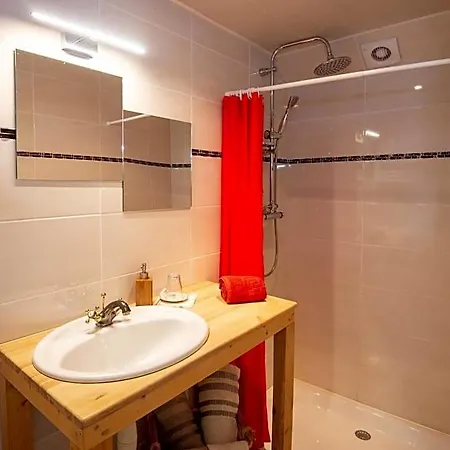 Les D'hotes De Laurette Bed & Breakfast 3*