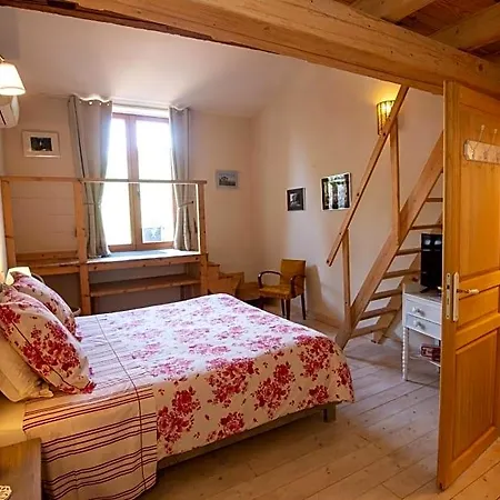 Bed & Breakfast Les D'hotes De Laurette 3*